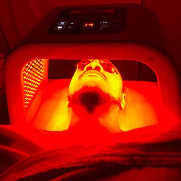 sharone-skin-specialist-led-light-therapy-red